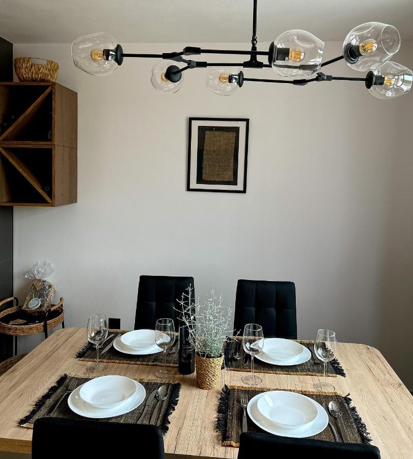 V Residence Apartments Рабац Екстериор снимка