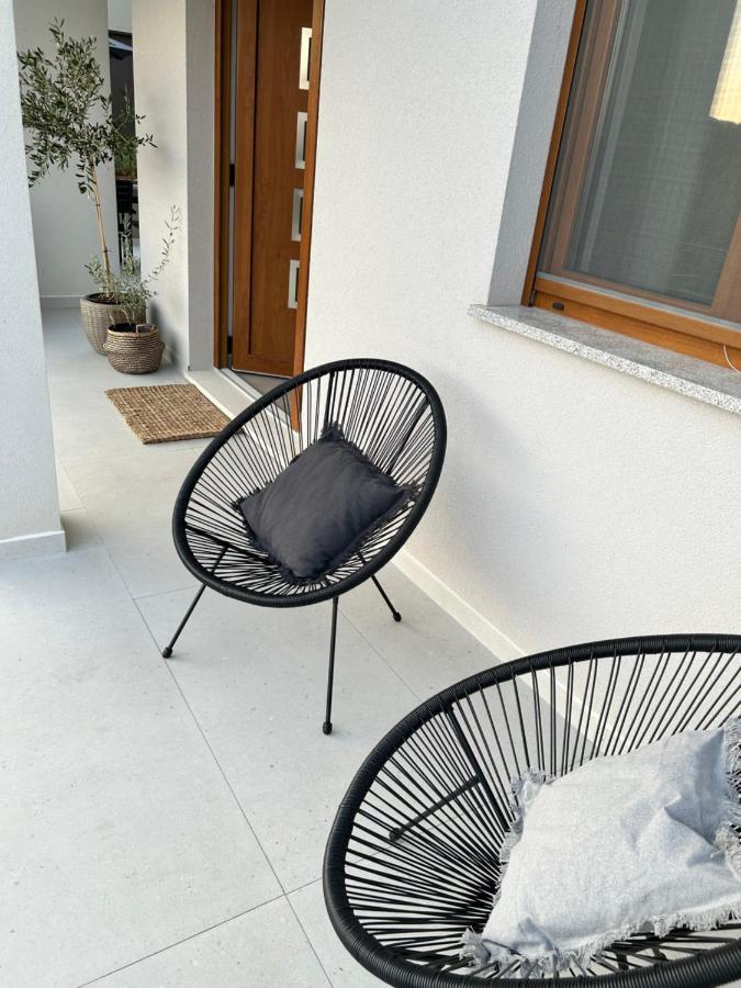 V Residence Apartments Рабац Екстериор снимка