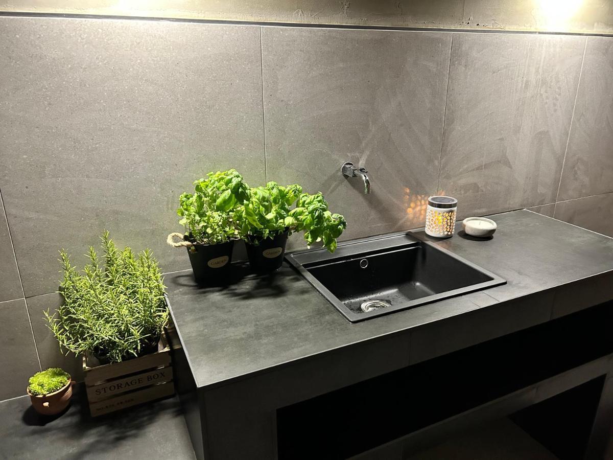 V Residence Apartments Рабац Екстериор снимка