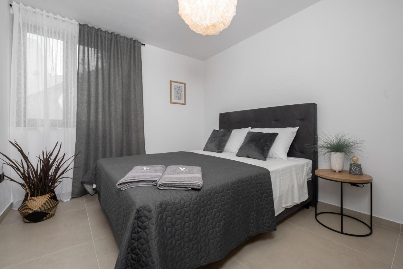 V Residence Apartments Рабац Екстериор снимка