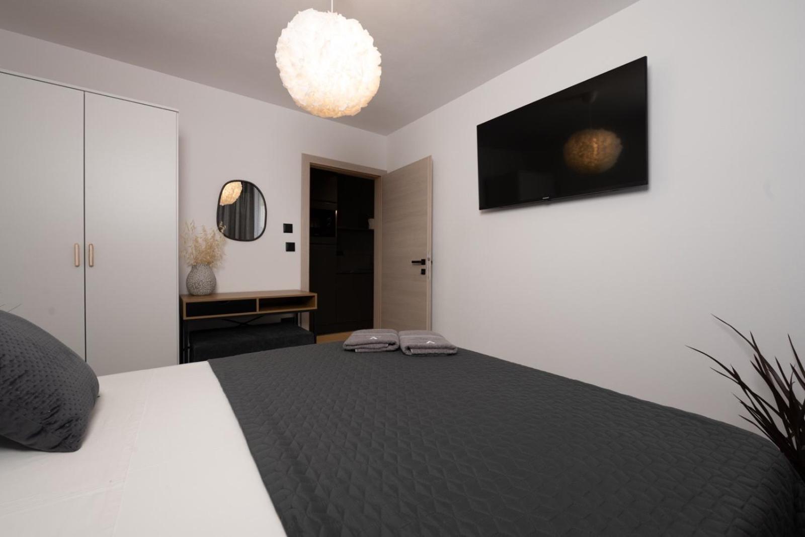 V Residence Apartments Рабац Екстериор снимка